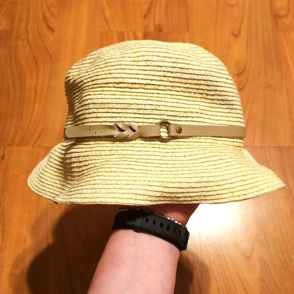 Nine West Tan Summer Bucket Hat || 8in GUC